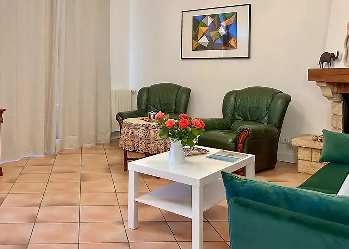 Pet Friendly In With Wifi Сasa de vacaciones Nanteuil-en-Vallée