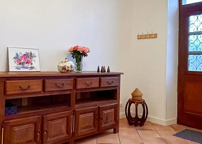 Pet Friendly In With Wifi Nanteuil-en-Vallée