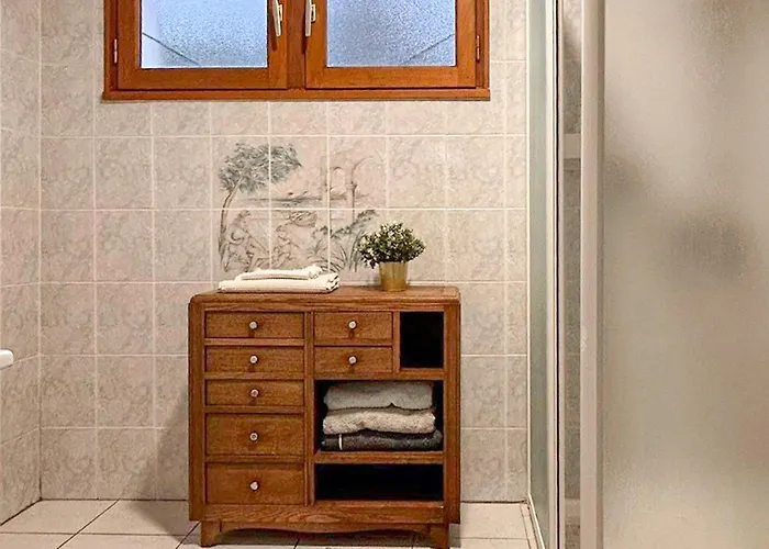 Сasa de vacaciones Pet Friendly In With Wifi Nanteuil-en-Vallée